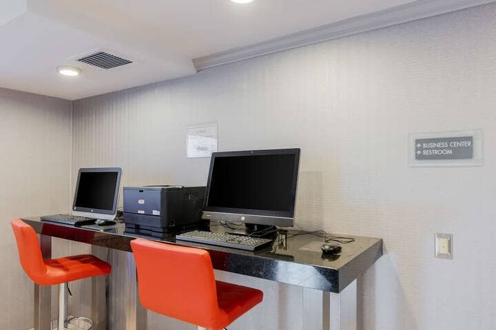 Business Center 26 of 28